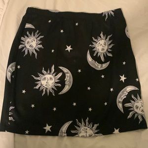 Black Mini Skirt ~ L